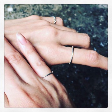 經典星環。拉絲質感 +925純銀。線戒+