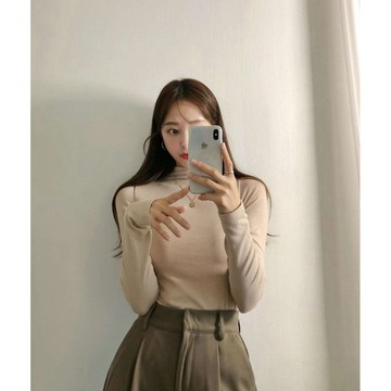 🇰🇷Korea韓國連線·正韓 半高領素面長袖T 長袖上衣 長袖T恤 高領上衣 素面上衣 小高領 素面T 內搭 百搭上衣