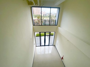 小檜溪重劃區 面中央街 全新挑高黃金店面 S2｜桃園市桃園區中央街