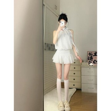 法式度假風掛脖波點連衣裙女設計感無袖蛋糕裙收腰顯瘦短裙子夏季