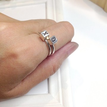 愛情  週年 生日 客製化禮物 英文字母方塊純銀戒指 / 1只戒指