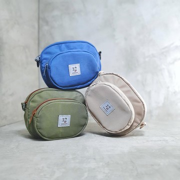 都市漫遊輕巧 旅行露營出國 防潑水 斜背包 橢圓包