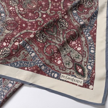 Yves Saint Laurent 經典佩斯利圖騰絲巾，31 x 31 英吋，絲綢，節日禮物
