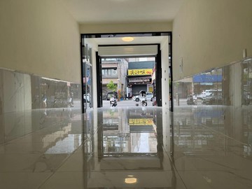 仁武區仁雄路最聚財地段翻新透天店面｜高雄市仁武區仁雄路