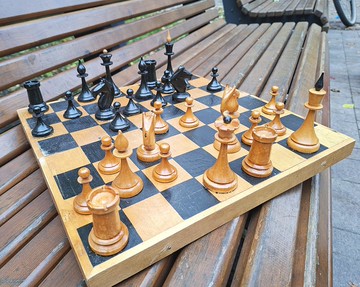 摩爾多維亞 1960 年代蘇聯木製復古中型西洋棋組