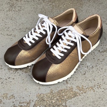 【青銅色 × 深棕色】經典設計與真皮的頂級質感 EMA 手工運動鞋