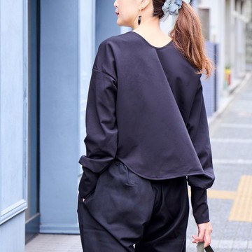 如襯衫般優雅俐落、每天都能依賴的高質感上衣 | 黑色