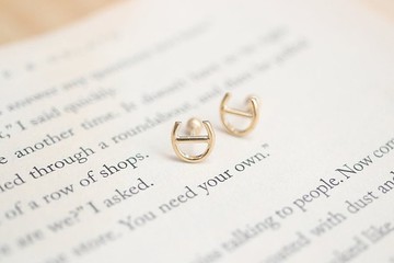 14K 馬蹄鎖珠耳環(單個)耳骨 耳窩 不退色