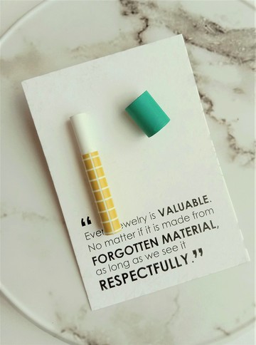 耳環_藍色及黃綠色繽紛色紙珠_PICCOLO_尺寸L及M_不對稱設計