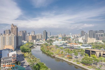 美術館｜愛河首排180°全景｜四房雙平車｜高雄市鼓山區河西一路