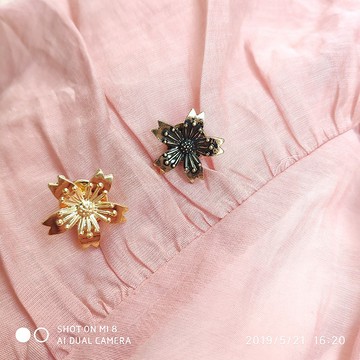 台灣現貨 貓熊繽雰 立體櫻花徽章JK制服配飾學院風水手服日系海軍和風甜美少女日本名高校系列胸章校園風格滴油胸針校章金古銅