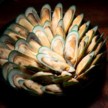 【紐西蘭 半殼淡菜 800g±10%/包】  年節優選食材     營養高膽固醇低 /  適合生長期小朋友食用 / SGS檢驗合格/  高蛋白質 ►烤肉、野餐/烤肉/健身/上班族推薦人氣單品   【觀大上鮮】 300g 週一到週五中午前下單 隔日到貨