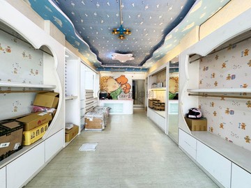 左營自由商圈⭐文守路上雙車庫透天店住｜高雄市左營區文守路