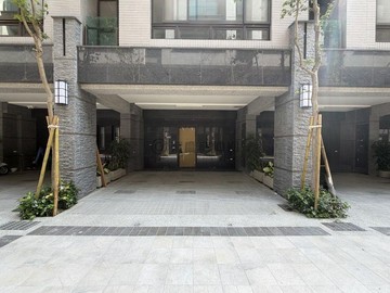 帝闊大玥｜水湳經貿十四期｜五米四面寬雙車電梯別墅｜台中市西屯區同志巷