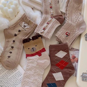 咖色菱格襪子女秋冬加厚中筒棉襪ins潮韓版網紅森系卡通小熊長襪