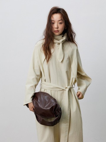 清冷杏色 情緒微光 獨立氣質領結洋裝 設計感中長裙 通勤款連身裙