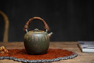 福韵提梁  烧水煮茶 800cc 满  老段粉墨绿泥 色泽古朴 如