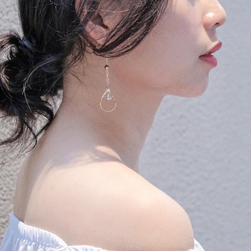 Orla | 落葉 旋轉變形香檳金色垂墜耳環 | 姿態優美 Swarovski