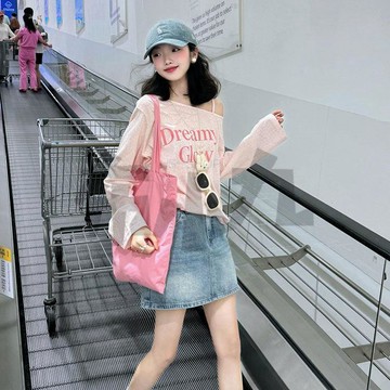 【佈小九】粉色字母印花長袖T恤女 夏季薄款上衣 寬鬆休閒上衣 設計感 T恤 長袖 女裝 上衣 休閒上衣 罩衫 女生衣服