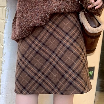 CCGIRL中大尺碼 布朗尼英倫風復古格紋毛呢短裙(無後鬆緊+一般內裡)－適M～5L《 31913》中大尺碼女裝短裙