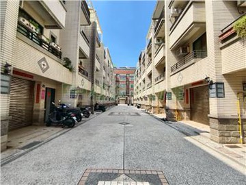 獨家竹南照南國中學區雙車透天｜苗栗縣竹南鎮龍山路