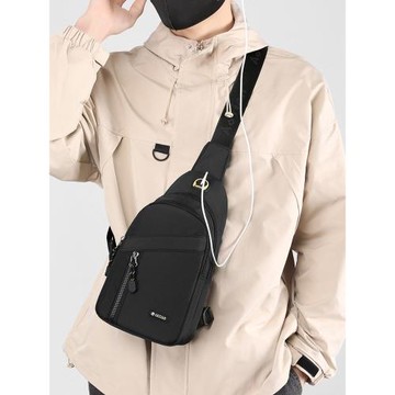 2025質量好顏值高男式耳機孔斜挎胸包IPADMINI傘游玩逛街后背包潮