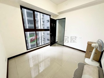 頭份 | 藝文公園高樓層兩房平車~首購首選 價可談｜苗栗縣頭份市公北三路