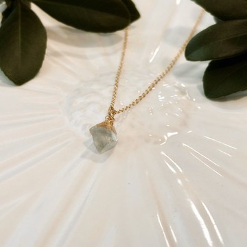 藍綠色螢石菱形晶體項鍊-12月誕生石