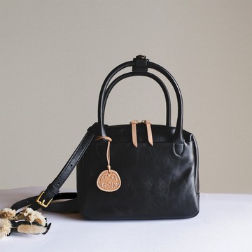 亮澤皮革 時尚手提包 斜背包 兩用款 黑色