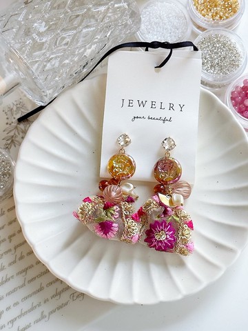 琥珀刺繡絲帶耳環 / 女友禮物 / 節日耳環 / 復古耳環