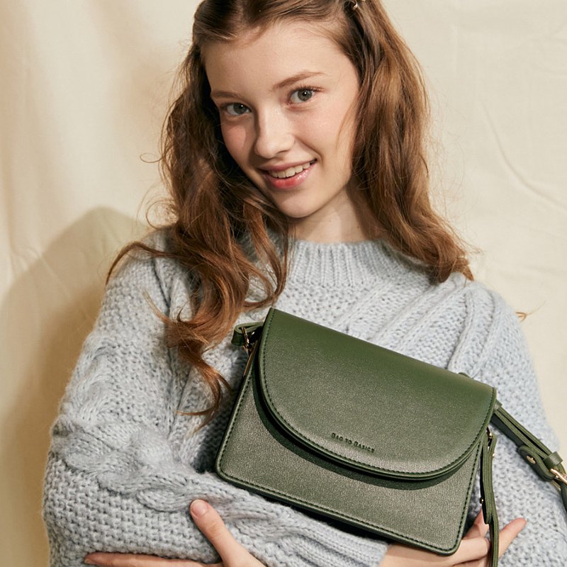 Bag to Basics 韓國製 Vegan Leather 英倫風包