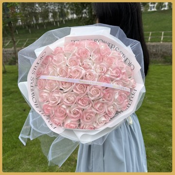 爆款熱推💖全臺免運  畢業花束 生日禮物送女生大束碎冰藍玫瑰黑騎士花束仿真香皂花送閨蜜媽媽 QJUT