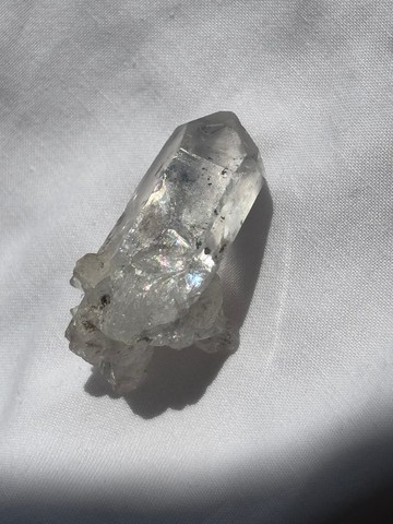 金口河水墨水晶 清透閃亮 阿卡西線 白水晶簇 手握 手把玩