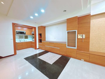 宇希獨家中山醫樹義國小朝南前院車庫透天｜台中市南區福田三街