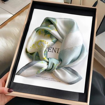 上海故事真絲小方巾女2025新款桑蠶絲高級感絲巾媽媽生日禮物禮盒