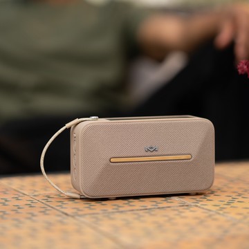 Marley Rise Up Solar 太陽能攜帶型防水藍牙喇叭 奶油白