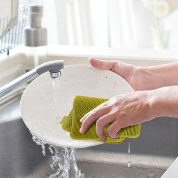 韓國sillymann 100%鉑金矽膠蔬果水(奶)瓶餐具洗碗刷 - 綠