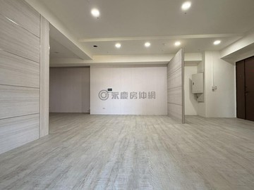 文化中心｜鋼骨制震宅・45坪大三房平車｜高雄市苓雅區民族二路