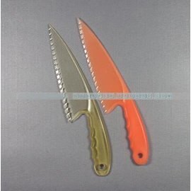 【生日蛋糕鋸刀-食品級塑膠-18cm-6支/組】方麵包齒刀 果蔬刀烘焙工具(全長28.5刃長18cm) ，6支/組(兩色可選)-8001003