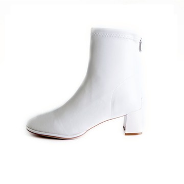 KOKKO激瘦美腿素面彈力貼腿短靴白色