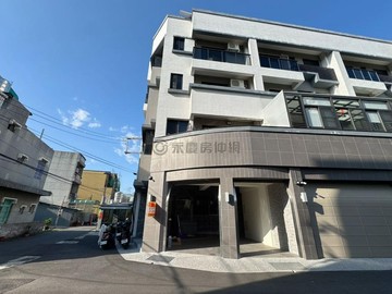 專-永康大灣五街/朝南/新裝潢/家俱電/電梯車墅｜台南市永康區大灣五街