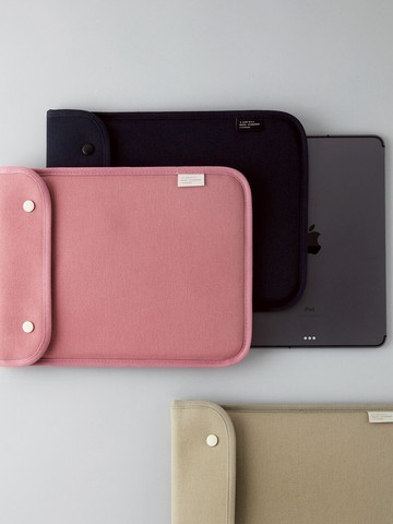 [11 Inches] A Low Hill Slim Laptop Pouch