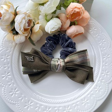 燙金點點格紋蝴蝶結絨布髮圈大腸圈-橄欖綠色