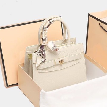 三八婦女節禮物中年女士送媽媽包包媽媽款2025新款高級感斜挎包