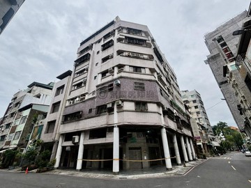 新堀江商圈｜中央公園｜三角窗金店面｜高雄市新興區仁愛二街