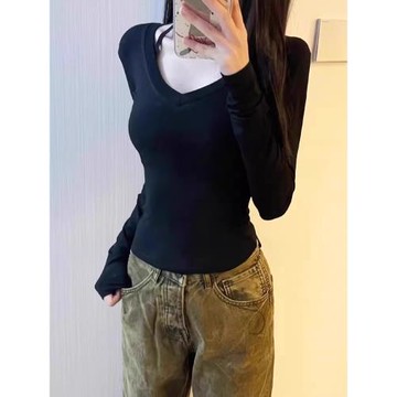 純欲辣妹黑色V領正肩長袖T恤女早秋氣質收腰顯瘦上衣內搭打底衫冬