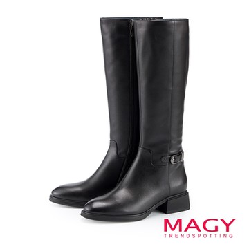 MAGY 皮帶釦飾側拉鍊真皮粗跟長靴 黑色