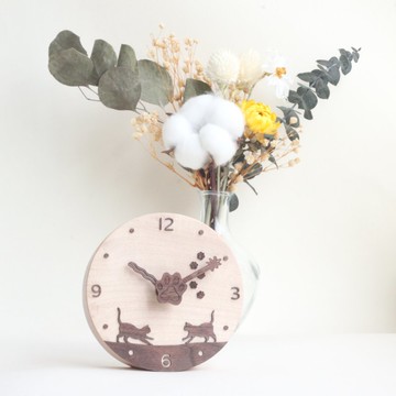 CLOCK_10 桌立時鐘 春日逗留 貓咪 肉球 逗貓棒 可磁吸 壁掛