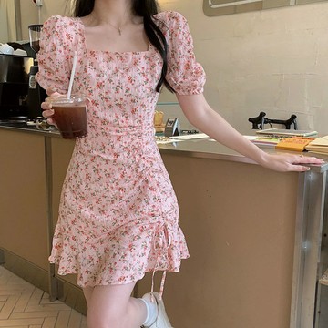 碎花裙韓系 溫柔風洋裝ins風女 夏季別緻設計感小洋裝 藝術感裙子連身裙 韓系風格連衣裙 奶裏奶氣碎花裙 度假海島
