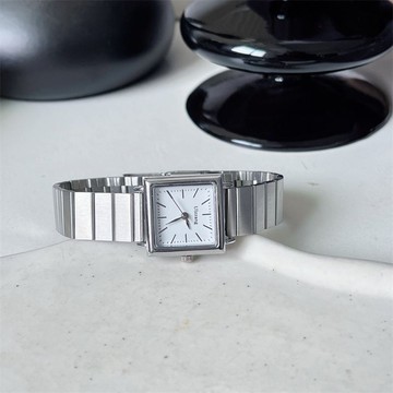免運⌚北歐小衆設計感輕奢女士手錶ins風簡約氣質高級精緻冷淡風小方塊防水 輕奢小衆設計感小巧手錶 簡約手錶 百搭手 RG